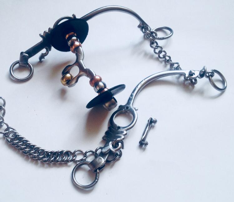 Escorpión Centrado Huilense Bocado Carretilla